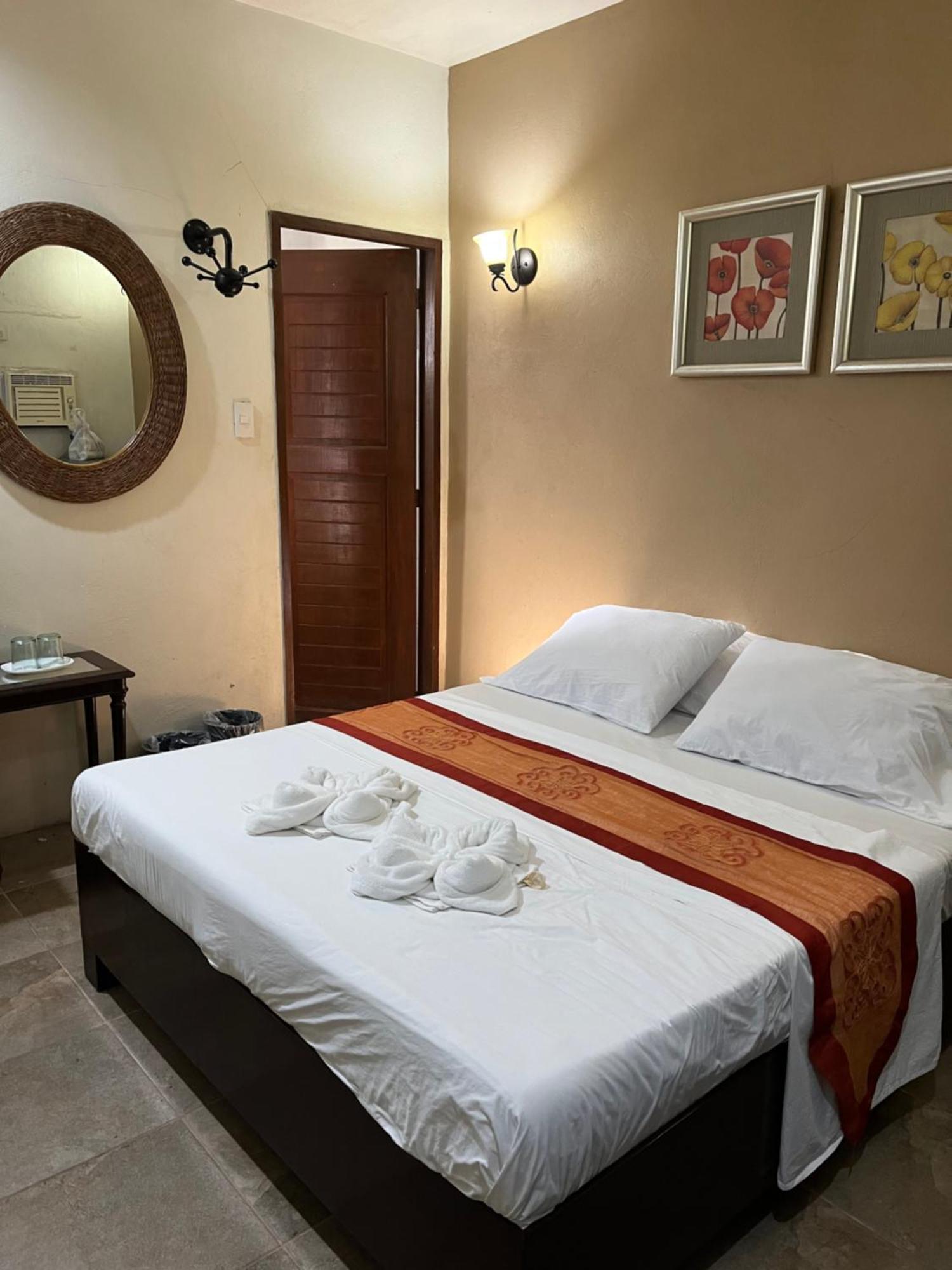 Boracay Ocean Bay Hotel Balabag  Bagian luar foto