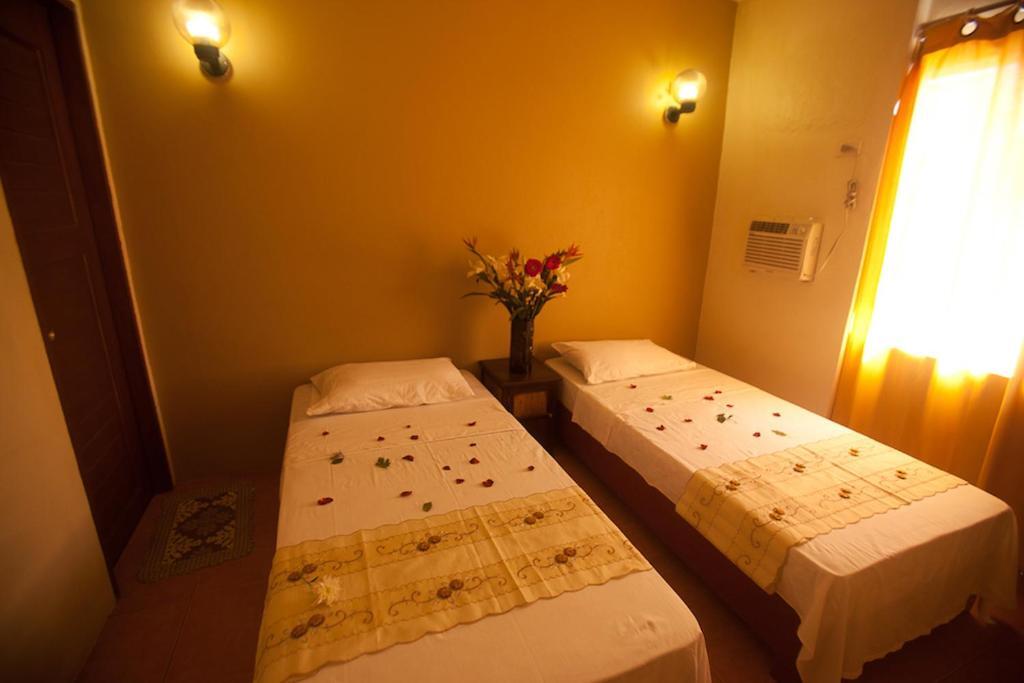 Boracay Ocean Bay Hotel Balabag  Bagian luar foto
