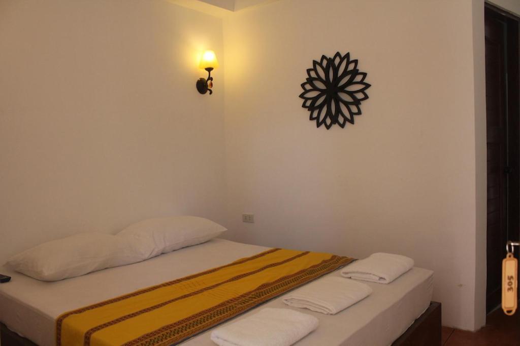 Boracay Ocean Bay Hotel Balabag  Bagian luar foto